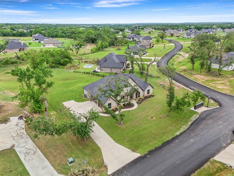 105 Clayton Crossing, Springtown TX 76082 - Photo 36
