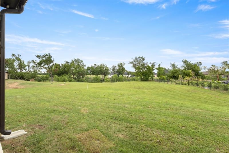 105 Clayton Crossing, Springtown TX 76082 - Photo 32