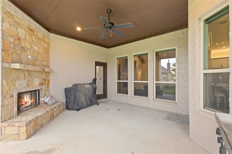 105 Clayton Crossing, Springtown TX 76082 - Photo 28