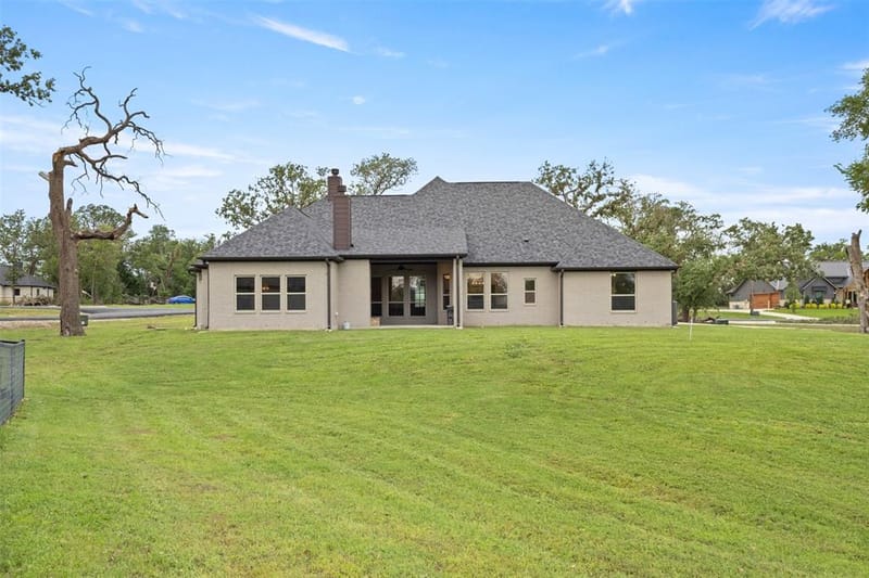 105 Clayton Crossing, Springtown TX 76082 - Photo 33