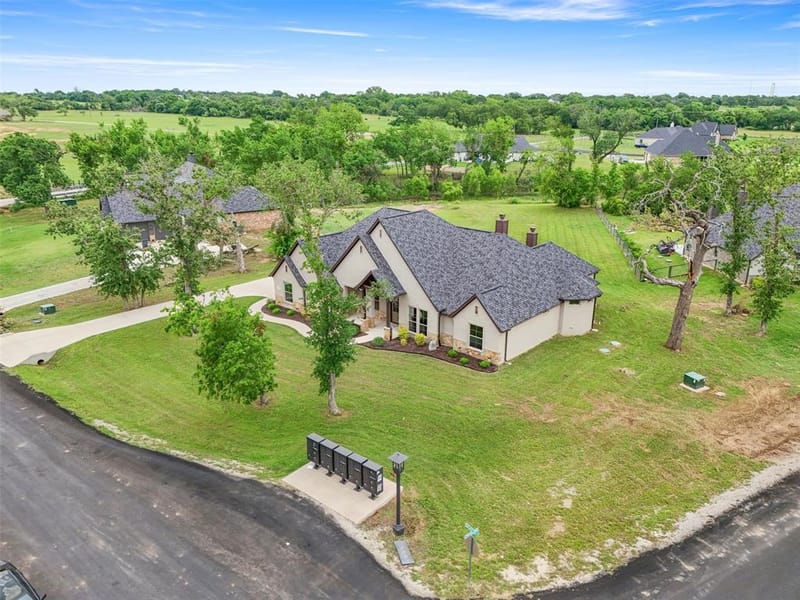 105 Clayton Crossing, Springtown TX 76082 - Photo 35