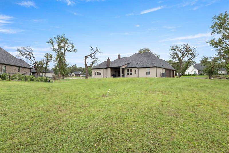 105 Clayton Crossing, Springtown TX 76082 - Photo 31