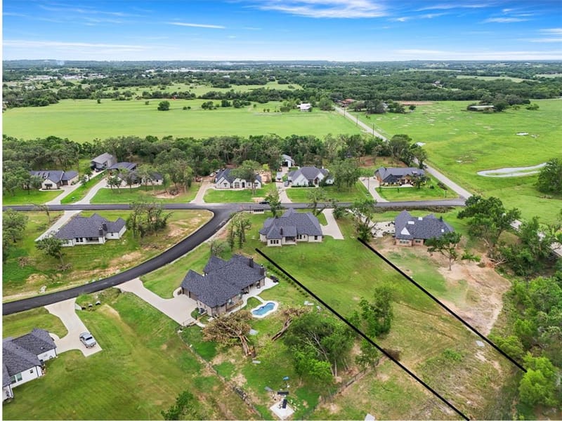 105 Clayton Crossing, Springtown TX 76082 - Photo 39