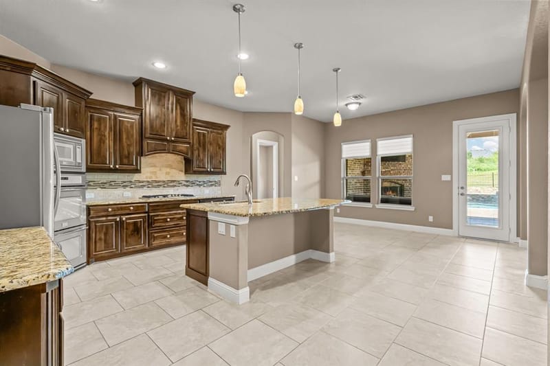 12731 Bella Roma Drive, Fort Worth TX 76126 - Photo 6