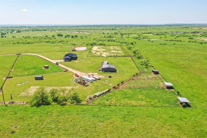 6384 US HWY 281 S, Jacksboro TX 76458 - Photo 3