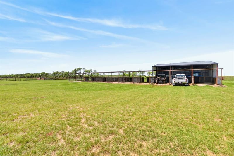 6384 US HWY 281 S, Jacksboro TX 76458 - Photo 32