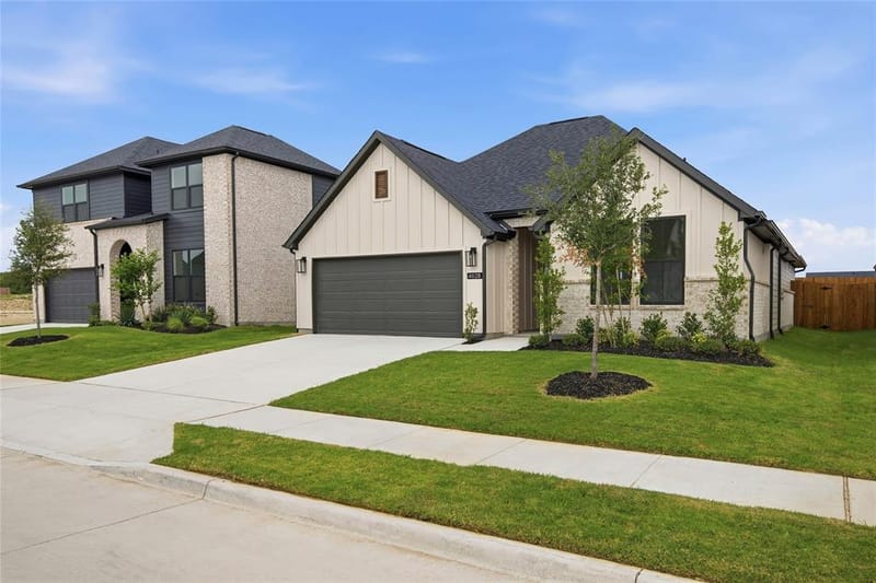 4628 Commack Drive, Fort Worth TX 76135 - Photo 3