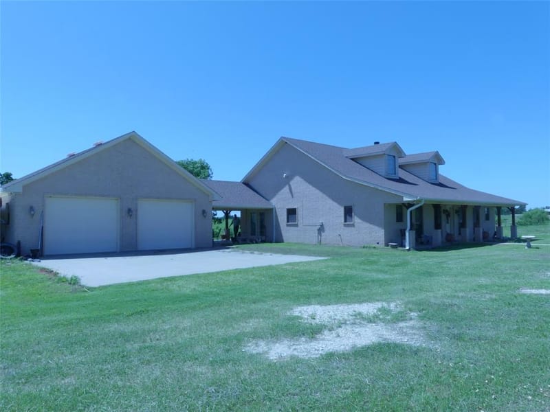 3421 School House Road, Forestburg TX 76239 - Photo 3