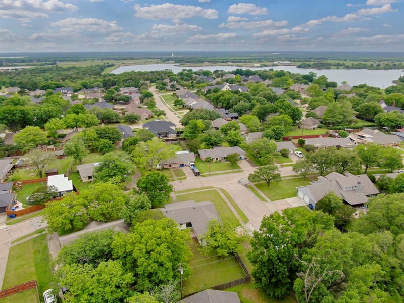 1104 Williamsburg Drive, Ennis TX 75119 - Photo 30