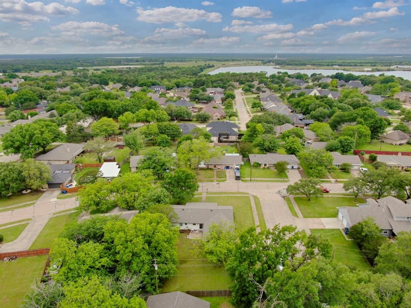 1104 Williamsburg Drive, Ennis TX 75119 - Photo 33