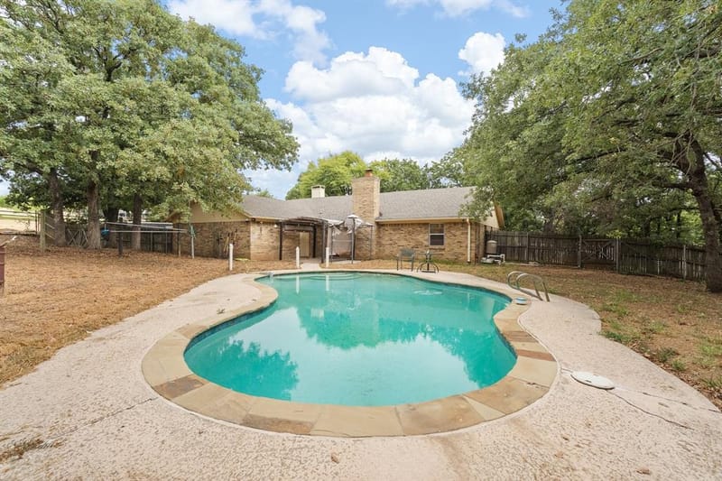 2005 Meadow Drive, Crowley TX 76036 - Photo 7