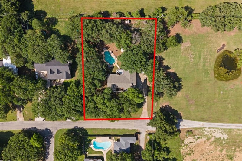 2005 Meadow Drive, Crowley TX 76036 - Photo 10