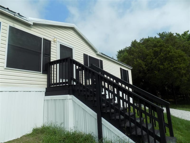 203 S Ridgeview Court, Azle TX 76020 - Photo 2