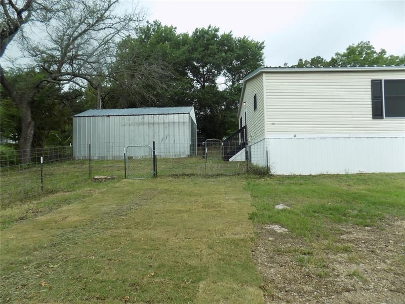 203 S Ridgeview Court, Azle TX 76020 - Photo 19