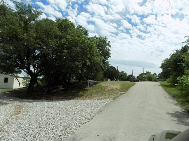 203 S Ridgeview Court, Azle TX 76020 - Photo 29
