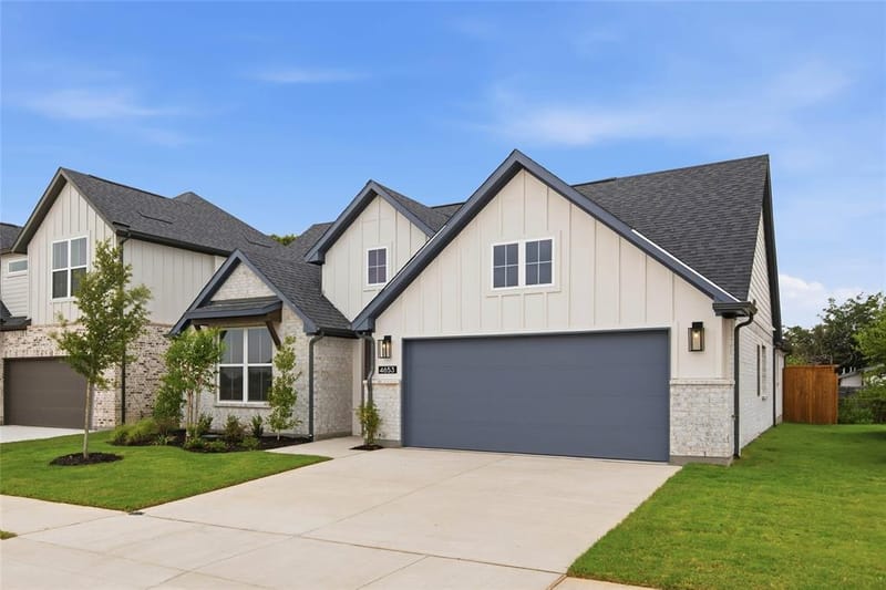 4653 Commack Drive, Fort Worth TX 76135 - Photo 2