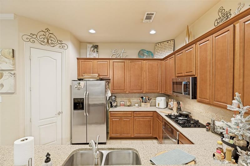 1547 Barksdale Drive, Lewisville TX 75077 - Photo 6