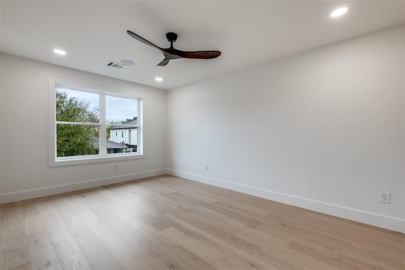 1018 Grandview Avenue, Dallas TX 75223 - Photo 32