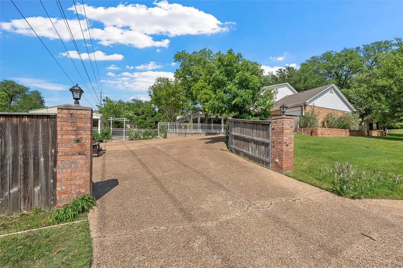 8941 Raven Drive, Woodway TX 76712 - Photo 28