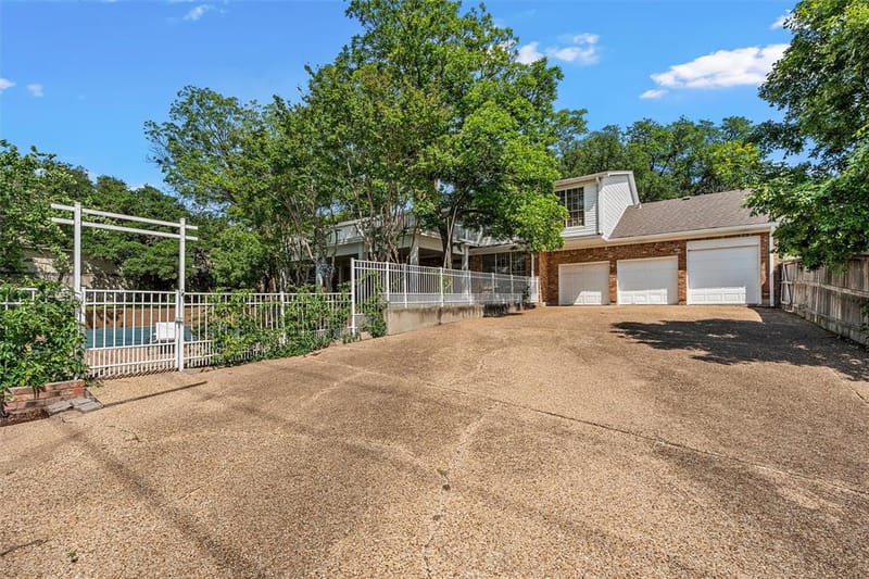 8941 Raven Drive, Woodway TX 76712 - Photo 29