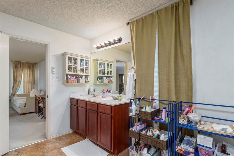 8100 Colbi Lane, Fort Worth TX 76120 - Photo 29