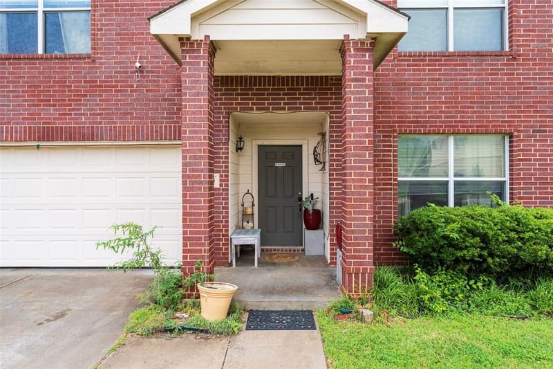 8100 Colbi Lane, Fort Worth TX 76120 - Photo 4