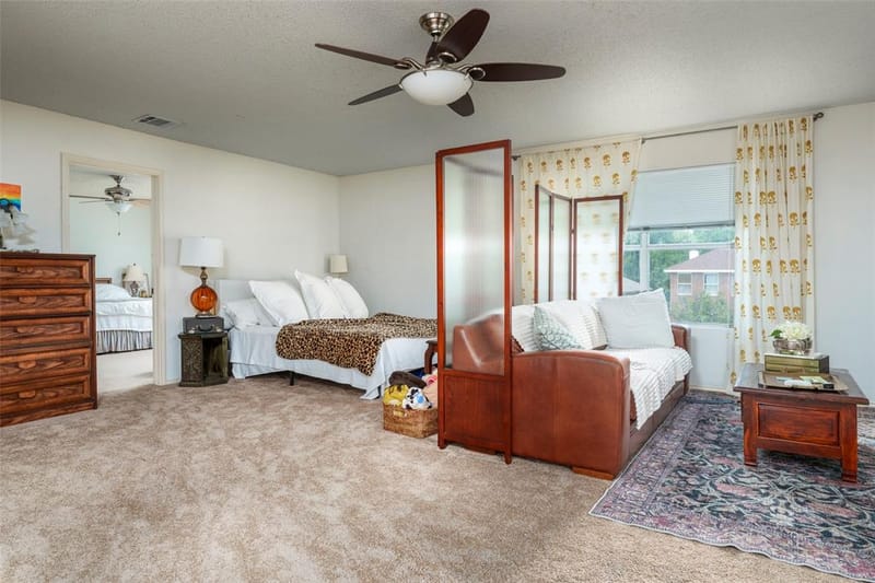8100 Colbi Lane, Fort Worth TX 76120 - Photo 21