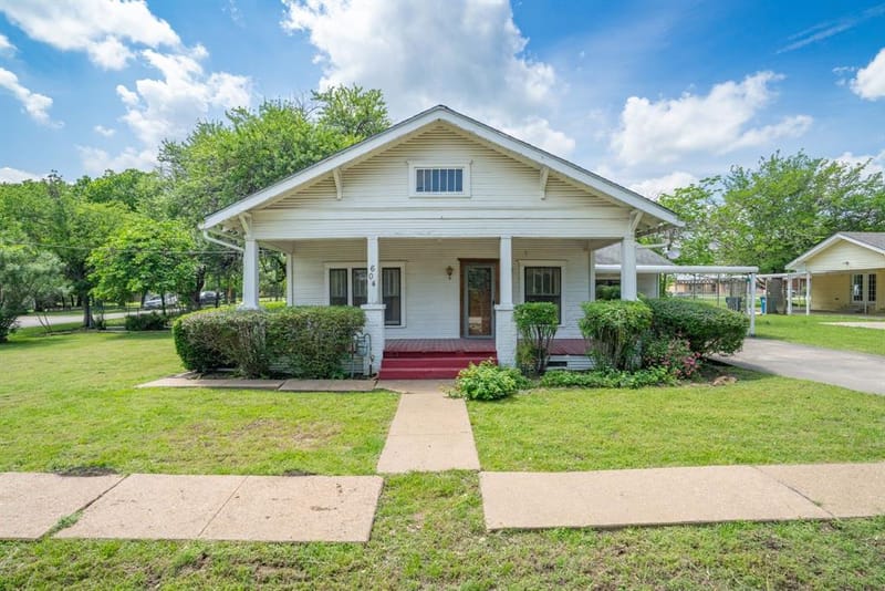 604 S Pearl Street, Trenton TX 75490