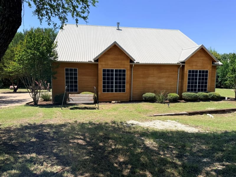 305 Twin Lakes Drive, Waxahachie TX 75165 - Photo 2