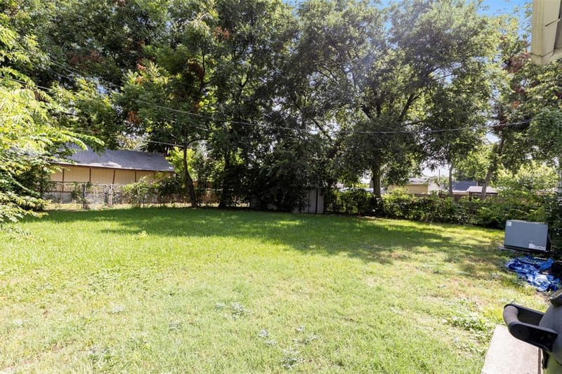 1513 Davis Boulevard, Garland TX 75042 - Photo 21