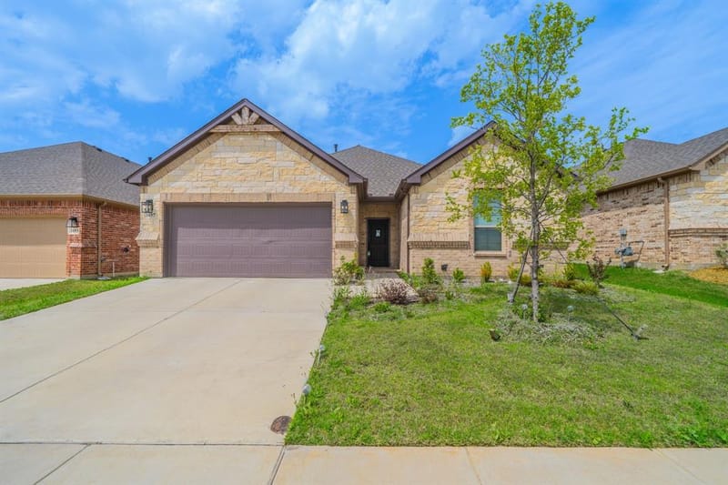 1057 Nighthawk Trail, Alvarado TX 76009