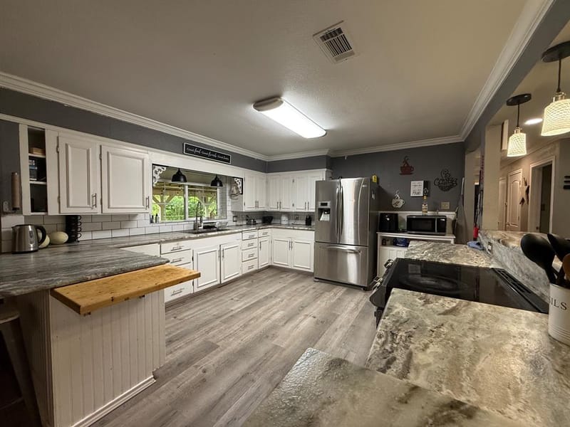 510 S Avenue O, Clifton TX 76634 - Photo 12