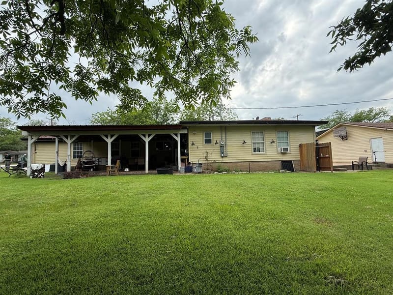 510 S Avenue O, Clifton TX 76634 - Photo 3