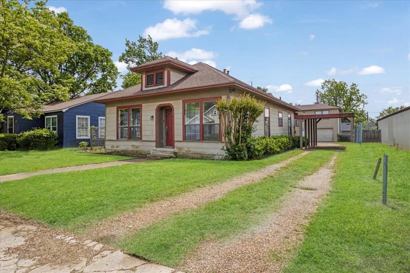 726 W Texas, Denison TX 75020 - Photo 2