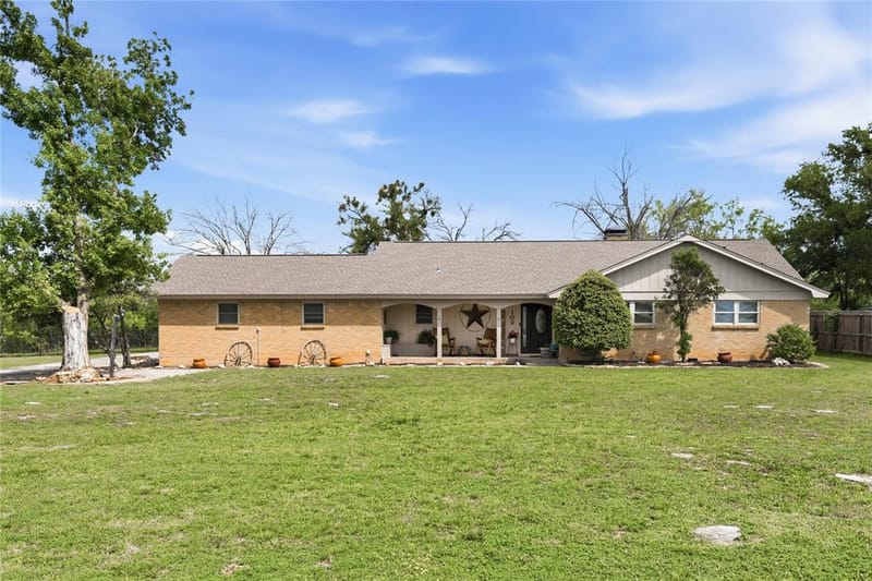 102 Lori Lane, Brownwood TX 76801 - Photo 2