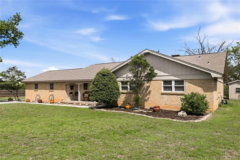102 Lori Lane, Brownwood TX 76801 - Photo 3