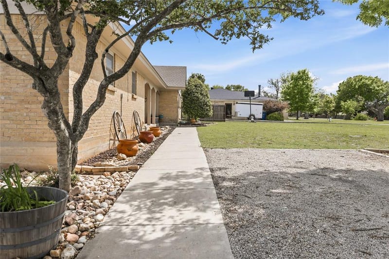 102 Lori Lane, Brownwood TX 76801 - Photo 38