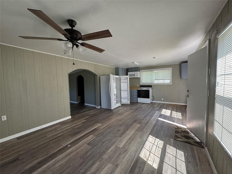 202 W Tarrant Street, Cumby TX 75433 - Photo 3