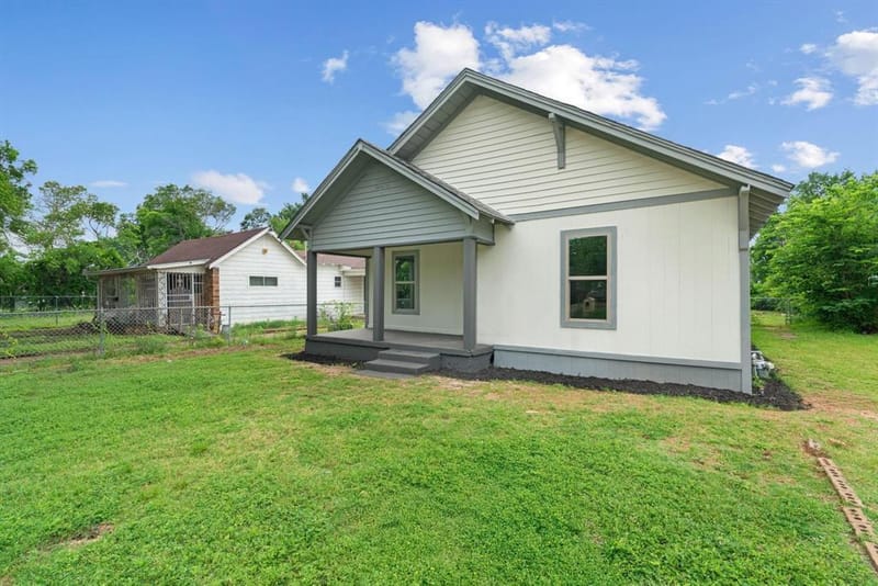 1404 E Baltimore Avenue, Fort Worth TX 76104 - Photo 2