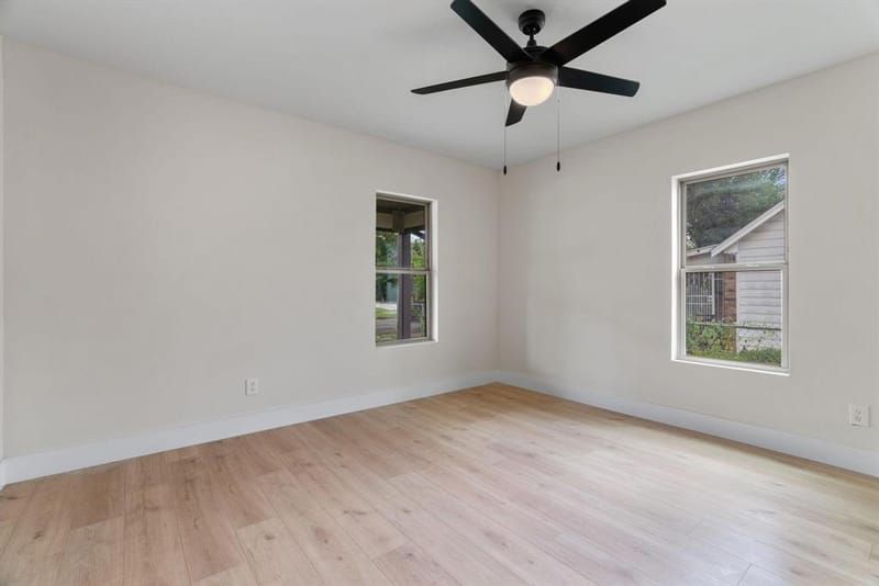 1404 E Baltimore Avenue, Fort Worth TX 76104 - Photo 13