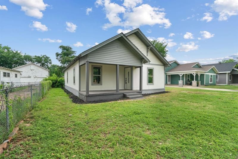 1404 E Baltimore Avenue, Fort Worth TX 76104 - Photo 3