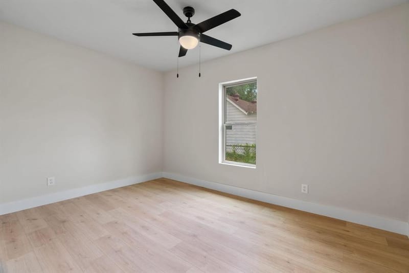 1404 E Baltimore Avenue, Fort Worth TX 76104 - Photo 11
