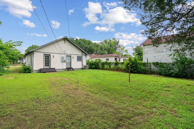 1404 E Baltimore Avenue, Fort Worth TX 76104 - Photo 19