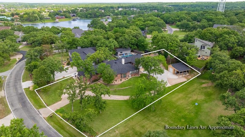 205 Kiowa Drive E, Gainesville TX 76240