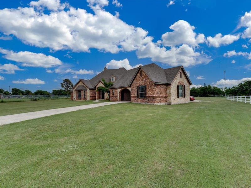 2309 Parks Court, Haslet TX 76052 - Photo 4