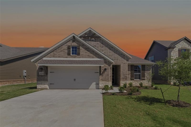 1233 Sabine River Lane, Springtown TX 76082 - Photo 2