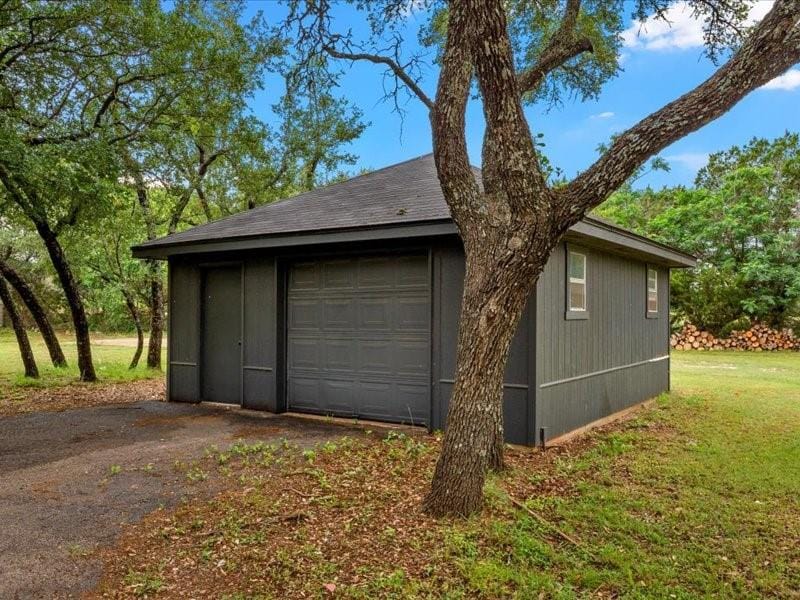 1072 Chapman Road, Crawford TX 76638 - Photo 37