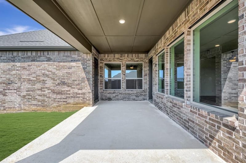 2120 Spotted Fawn Drive, Arlington TX 76005 - Photo 2