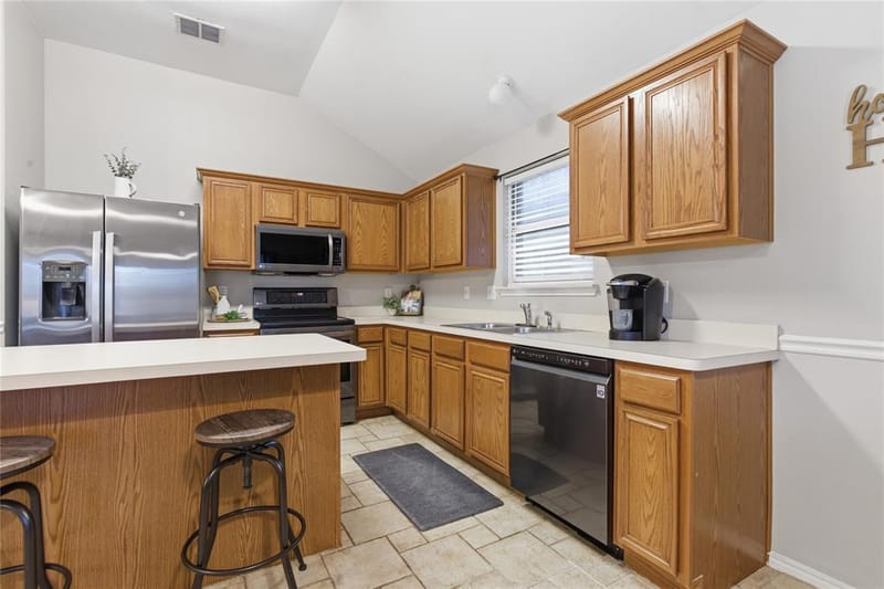 8413 Horse Whisper Lane, Fort Worth TX 76131 - Photo 4