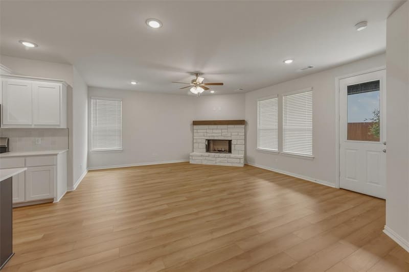 1325 Frio Drive, Springtown TX 76082 - Photo 6